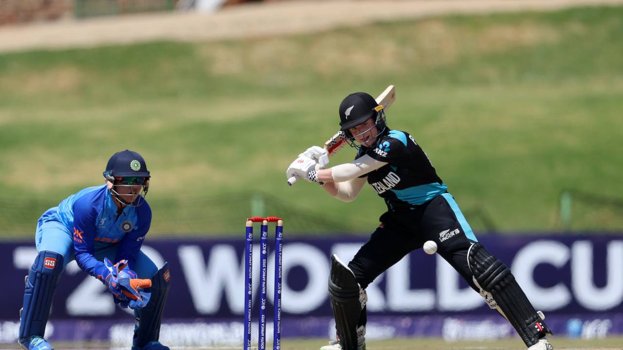 Georgia Plimmer cuts as Richa Ghosh watches on, India vs New Zealand, Under-19 Women's T20 World Cup, semi-final, Potchefstroom, January 27, 2023