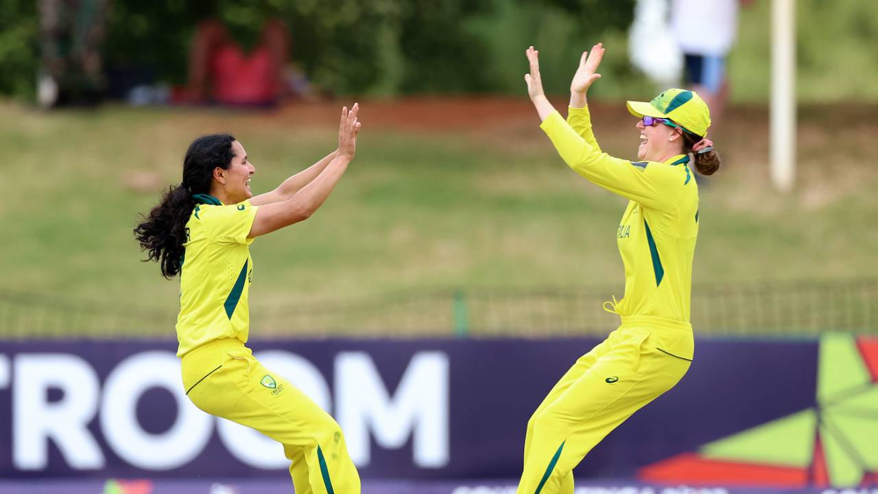 Claire Moore congratulates Sianna Ginger, Australia vs England, Under-19 Women's T20 World Cup, semi-final, Potchefstroom, January 27, 2023