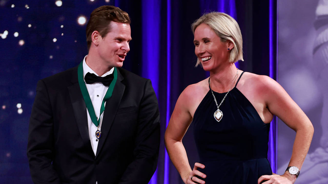 Steven Smith and Beth Mooney took the main medals at the CA awards&nbsp;&nbsp;&bull;&nbsp;&nbsp;Getty Images