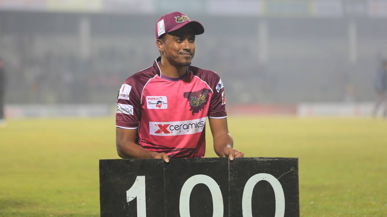 Rubel Hossain picked up his 100th BPL wicket during the match against Khulna Tigers