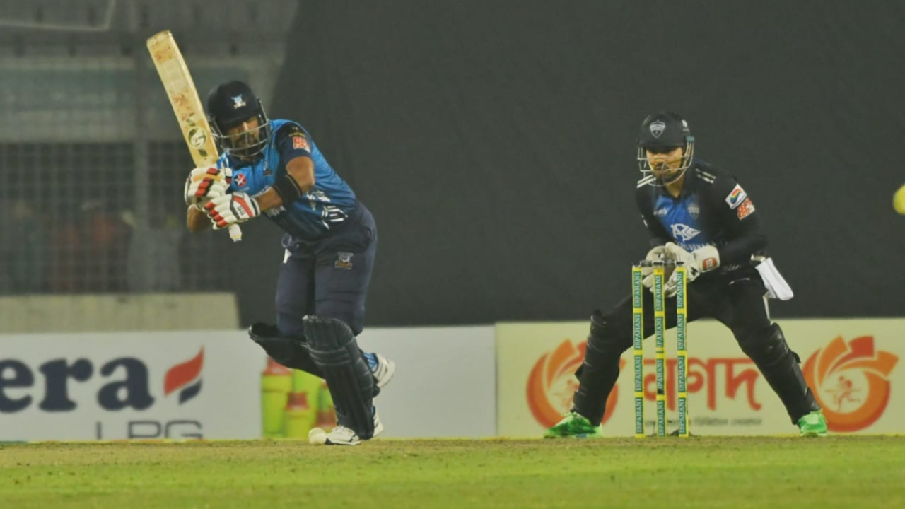 Ariful Haque tries to work the ball away, Dhaka Dominators vs Rangpur Riders, Bangladesh Premier League, Mirpur, February 3, 2023