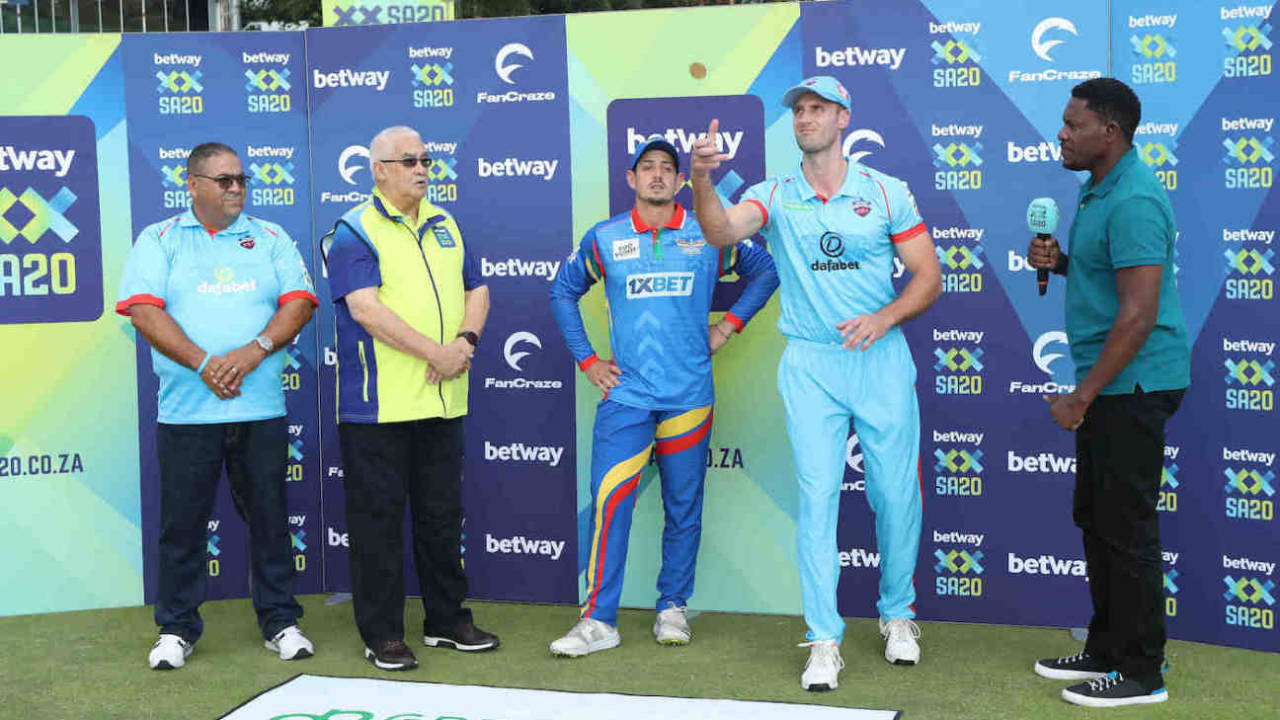 Theunis de Bruyn flips the coin - he won, and opted to field, Pretoria Capitals vs Durban's Super Giants, SA20, Centurion, February 5, 2023