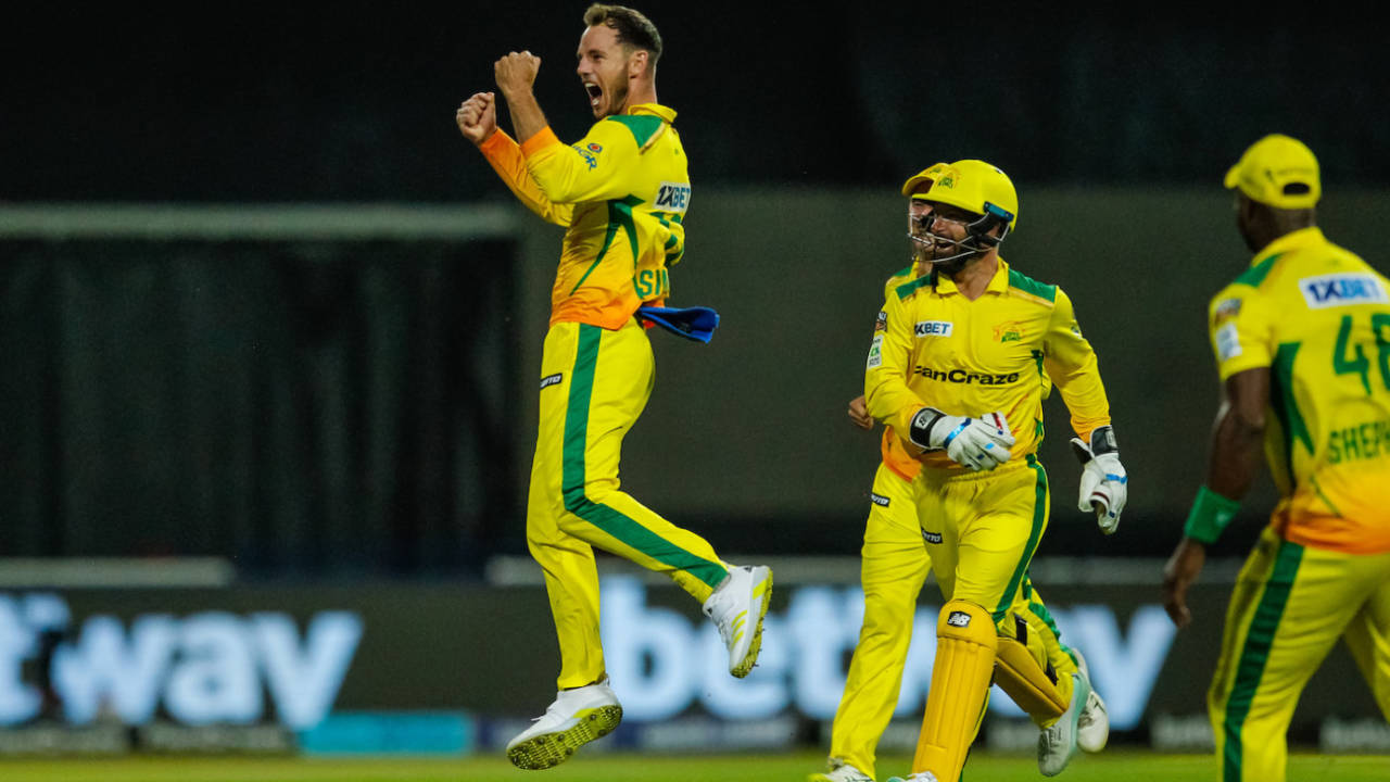 Kyle Simmonds takes celebratory flight, Joburg Super Kings vs MI Cape Town, SA20, Joburg, February 6, 2023