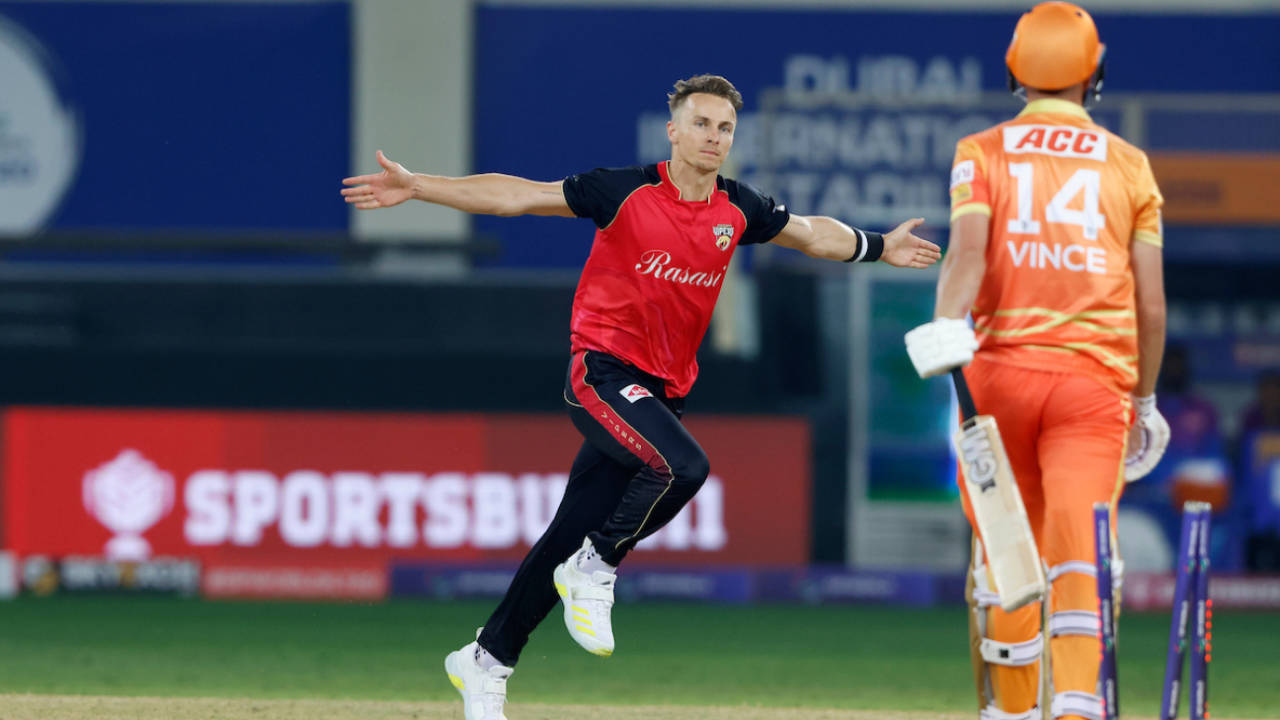 Tom Curran celebrates dismissing James Vince, Desert Vipers vs Gulf Giants, Qualifier 1, ILT20, Dubai, February 8, 2023