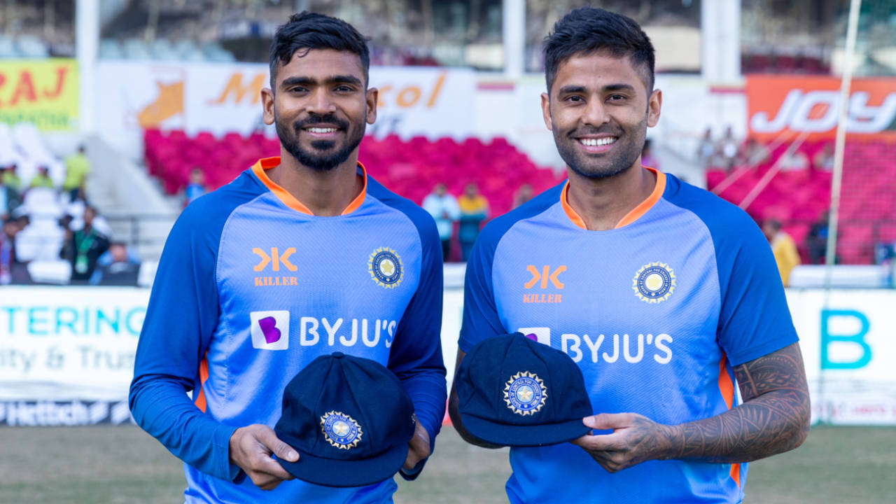 KS Bharat and Suryakumar Yadav with their Test caps, India vs Australia, Border-Gavaskar Trophy, 1st Test, Nagpur, 1st day, February 9, 2023