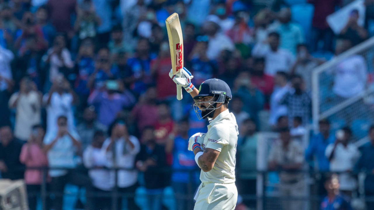 Virat Kohli walks out to bat, India vs Australia, 1st Test, Nagpur, 2nd day, February 10, 2023