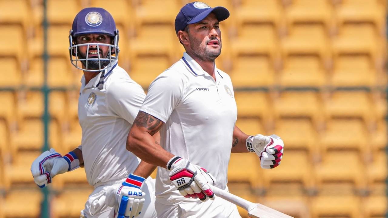 Arpit Vasavada and Sheldon Jackson added 232 for the fourth wicket to put Saurashtra within touching distance of an innings lead&nbsp;&nbsp;&bull;&nbsp;&nbsp;PTI 