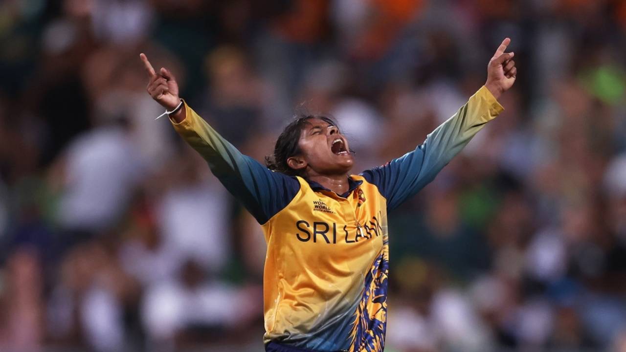 Oshadi Ranasinghe celebrates after dismissing Nadine de Klerk, South Africa vs Sri Lanka, Women's T20 World Cup, Cape Town, February 10, 2023