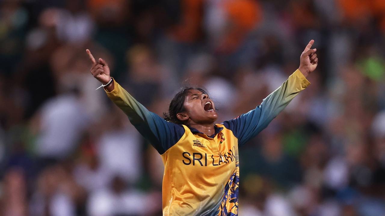 Oshadi Ranasinghe celebrates after dismissing Nadine de Klerk, South Africa vs Sri Lanka, Women's T20 World Cup, Cape Town, February 10, 2023