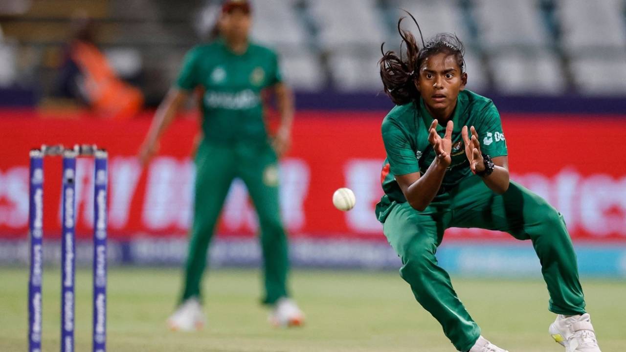 Marufa Akter picked up 3 for 23 in an inspired spell of fast bowling, Bangladesh vs Sri Lanka, Women's T20 World Cup, Group 1, Cape Town, February 12, 2023