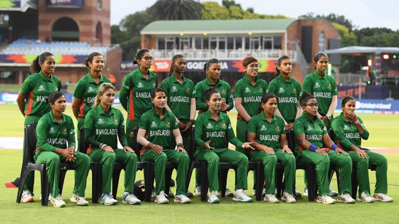Players pose for a photo ahead of their game against Australia, Australia vs Bangladesh, Women's T20 World Cup, Gqeberha, February 14, 2023