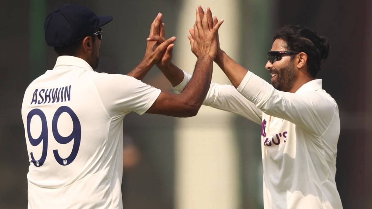 R Ashwin and Ravindra Jadeja celebrate a wicket, India vs Australia, 2nd Test, Delhi, 1st day, February 17, 2023