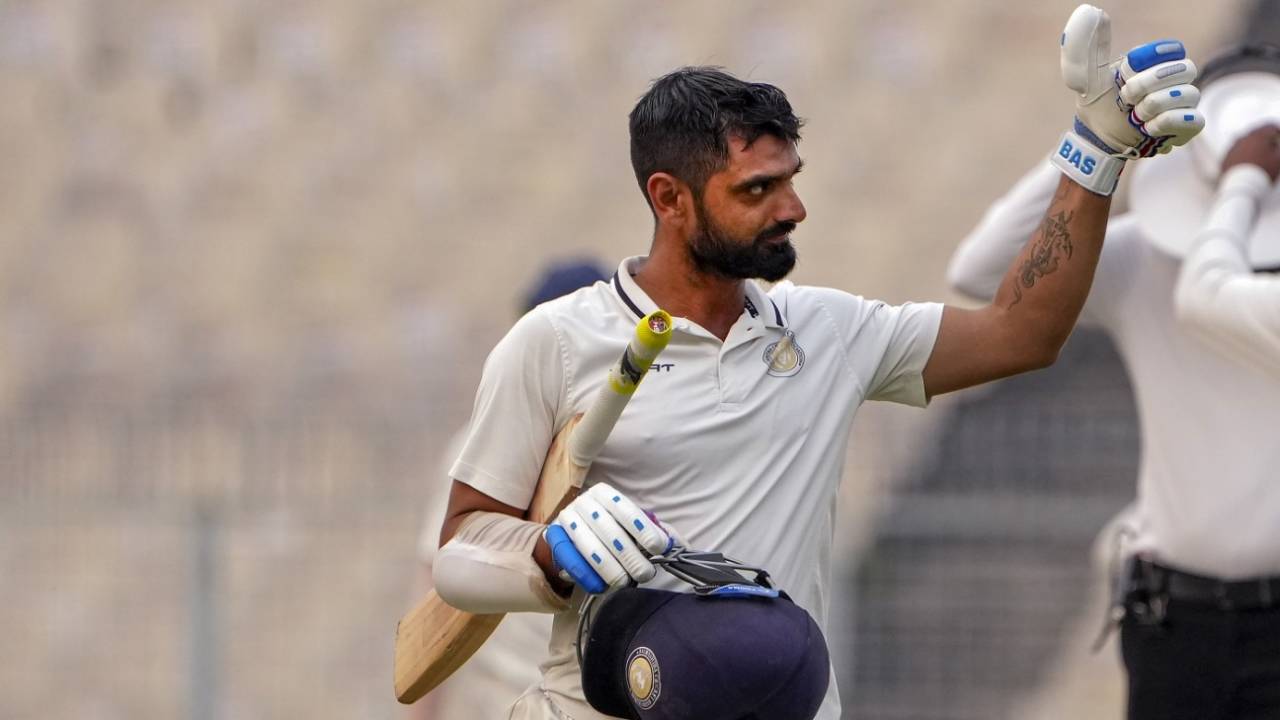Arpit Vasavada gives a thumbs up, Bengal vs Saurashtra, Ranji Trophy final, Day 2, Kolkata, February 17, 2023