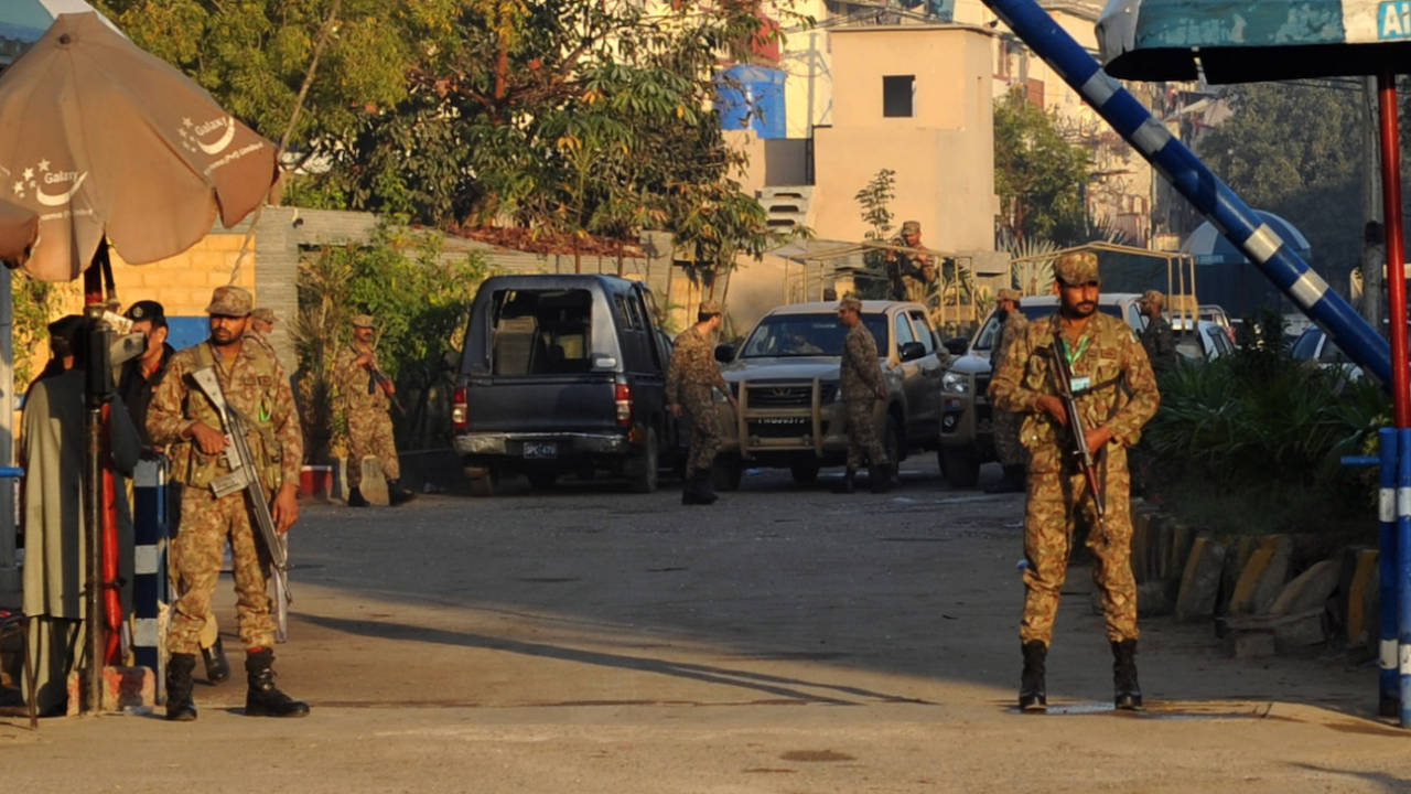 Paramilitary soldiers stand guard outside the police headquarters in Karachi&nbsp;&nbsp;&bull;&nbsp;&nbsp;Anadolu Agency via Getty Images