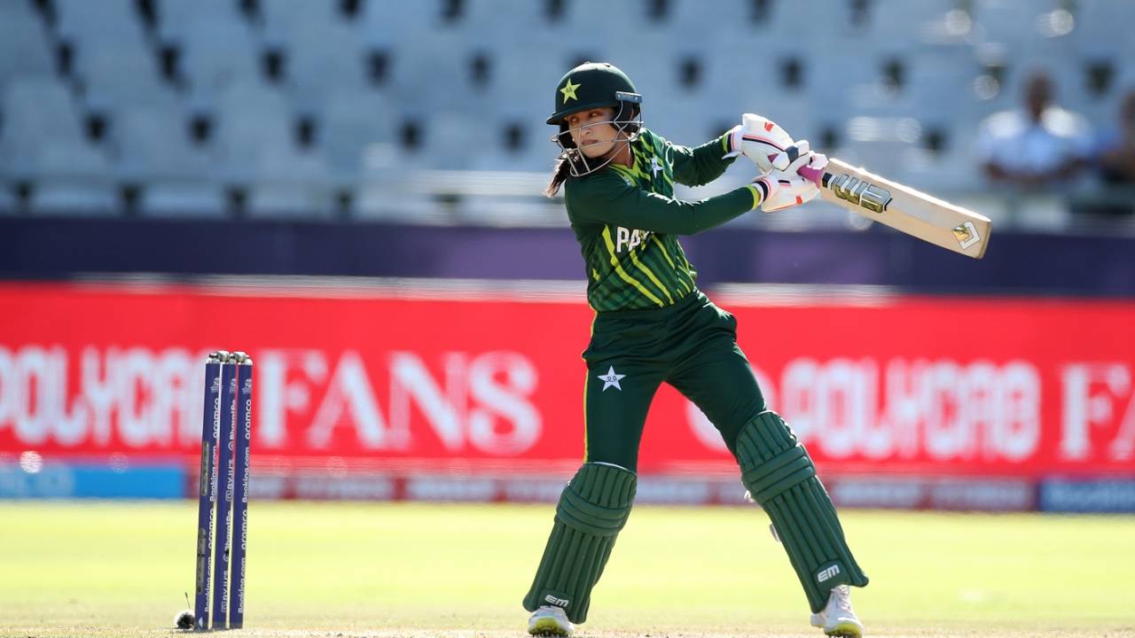 Omaima Sohail hits one through the off side, England vs Pakistan, Women's T20 World Cup, Cape Town, February 21, 2023
