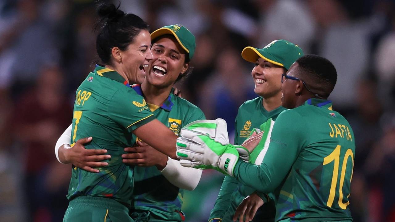Marizanne Kapp deceived Nigar Sultana with a slower one, South Africa vs Bangladesh, Women's T20 World Cup, Cape Town, February 21, 2023