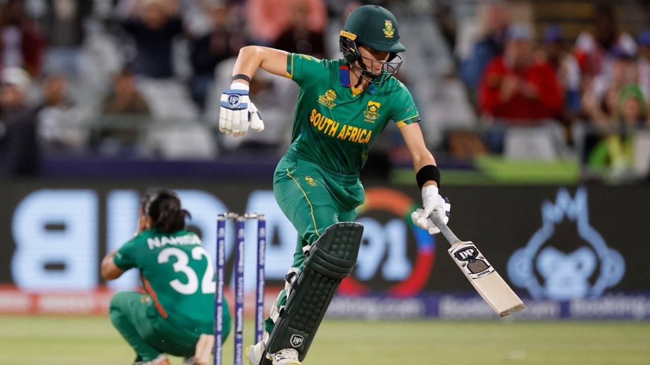 There was a lot of frenetic running on display, South Africa vs Bangladesh, Women's T20 World Cup, Cape Town, February 21, 2023