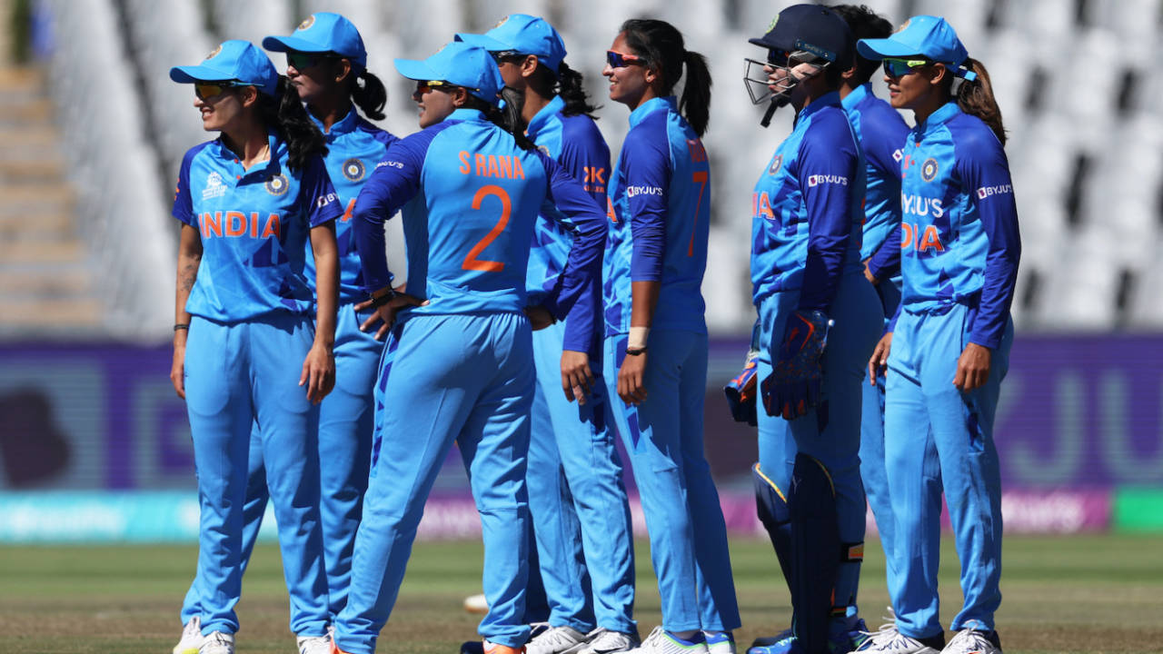 Harmanpreet Kaur and Co look at the big screen, Australia vs India, Women's T20 World Cup, semi-final, Cape Town, February 23, 2023