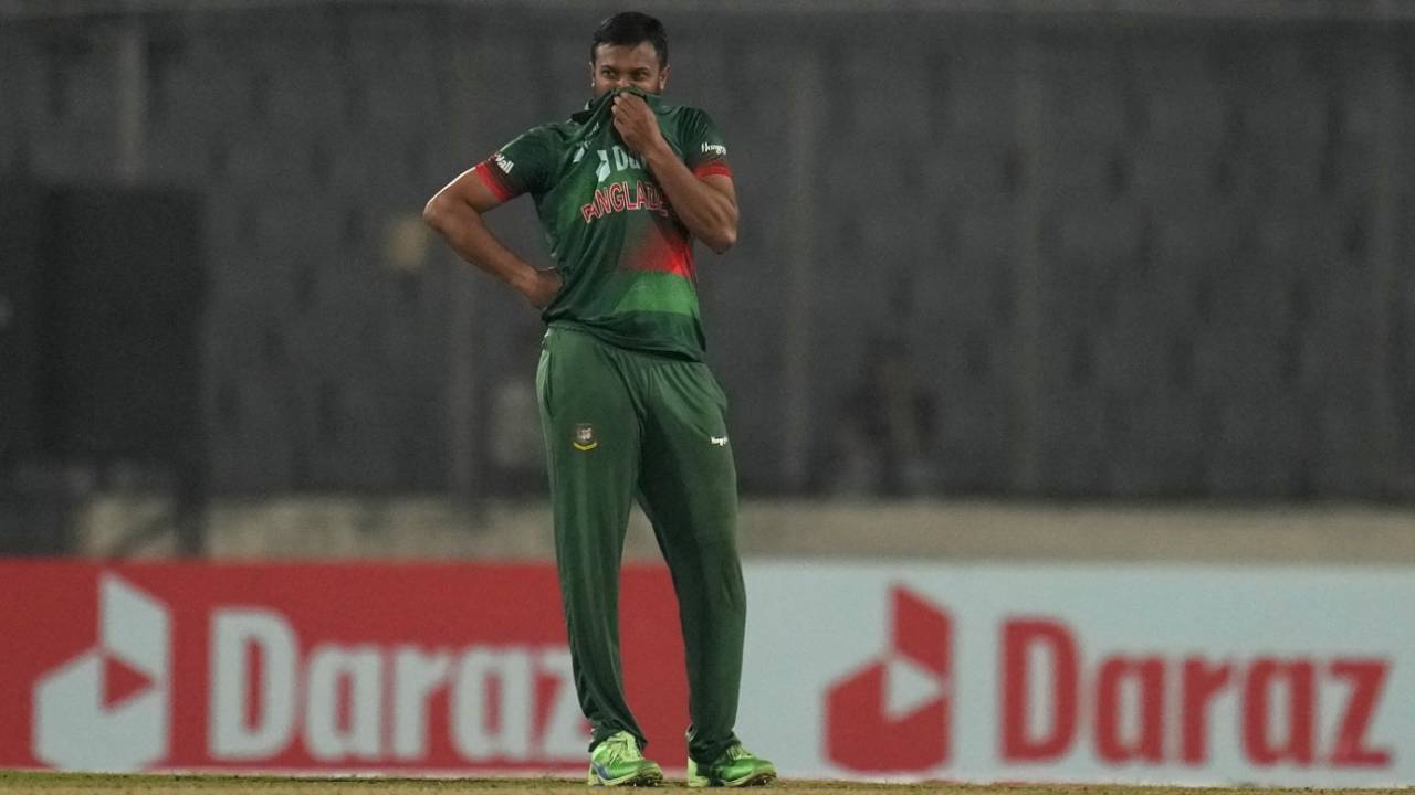 Shakib Al Hasan reacts to a missed chance, Bangladesh vs England, 1st ODI, Mirpur, March 1, 2023