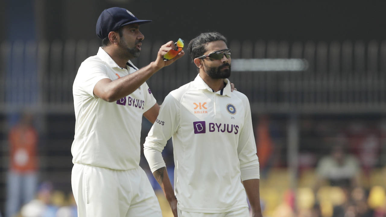 R Ashwin and Ravindra Jadeja take the field, India vs Australia, 3rd Test, Indore, 3rd day, March 3, 2023