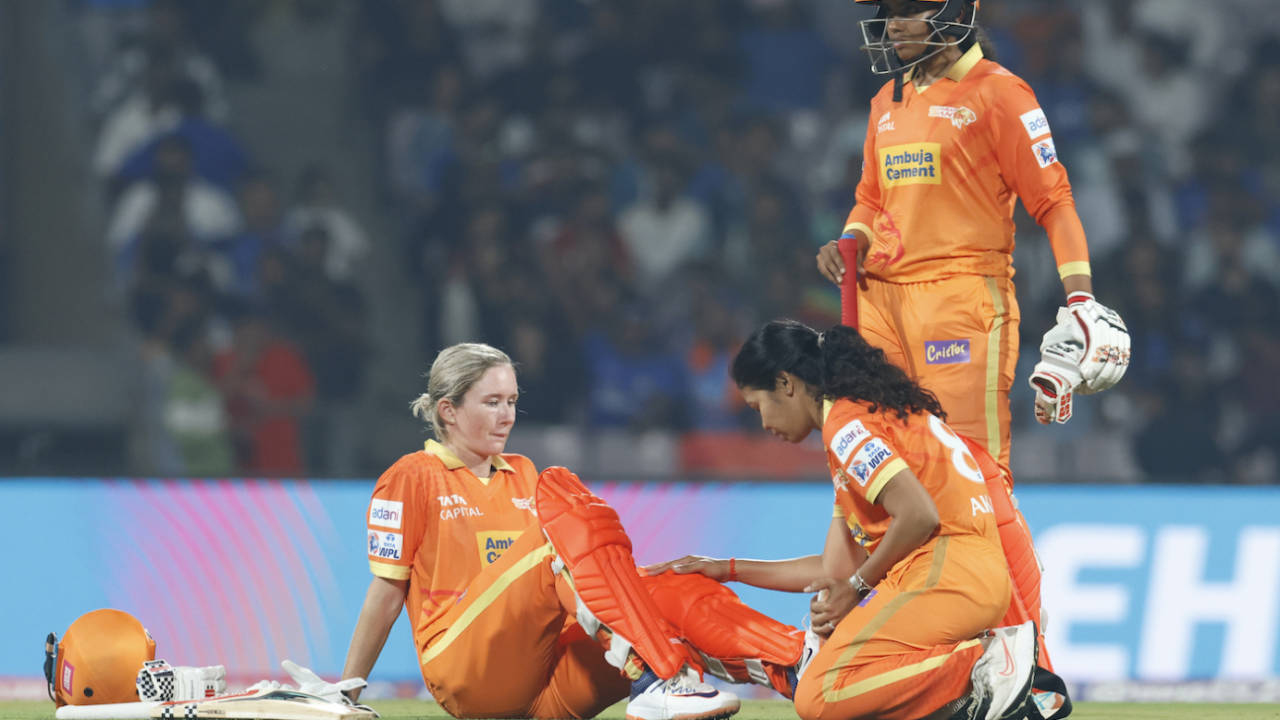 Beth Mooney had to retire hurt in the first over of Gujarat Giants' first WPL match&nbsp;&nbsp;&bull;&nbsp;&nbsp;BCCI