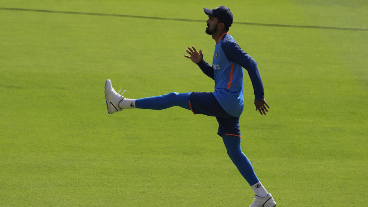 KL Rahul exercises in the lead up to the fourth Test, Ahmedabad, March 8, 2023