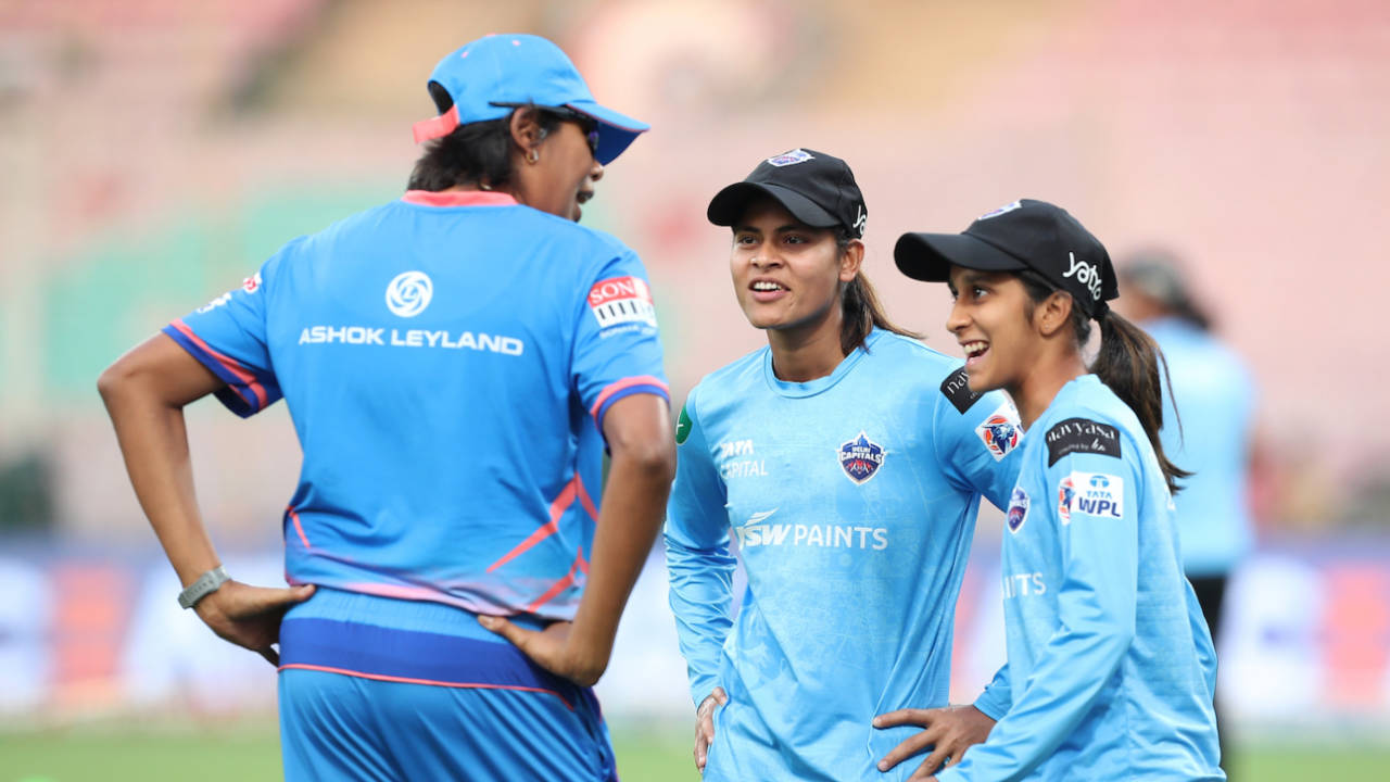 Jhulan Goswami catches up with her former team-mates Radha Yadav and Jemimah Rodrigues, Delhi Capitals vs Mumbai Indians, WPL 2023, DY Patil Stadium, March 9, 2023