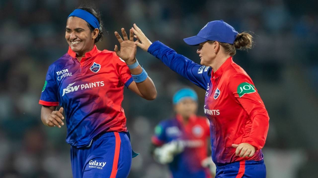 Shikha Pandey celebrates with Jess Jonassen the wicket of Smriti Mandhana, Delhi Capitals vs Royal Challengers Bangalore, WPL, Navi Mumbai, March 13, 2023