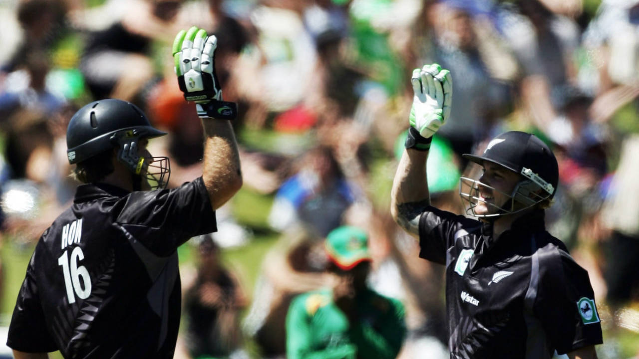 Brendon McCullum and Jamie How celebrate their 10-wicket win against Bangladesh, New Zealand v Bangladesh, 3rd ODI, Queenstown, December 31, 2007