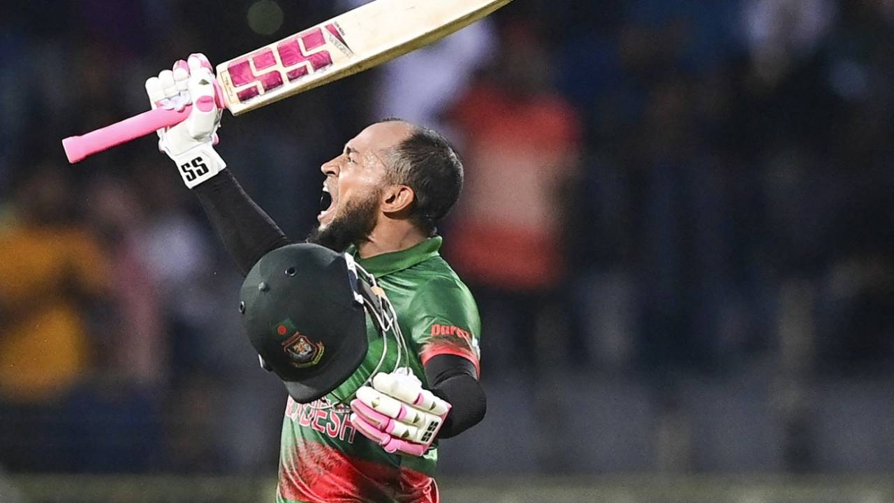 Mushfiqur Rahim cracked 100* off 60 balls, Bangladesh's fastest in ODIs&nbsp;&nbsp;&bull;&nbsp;&nbsp;AFP/Getty Images