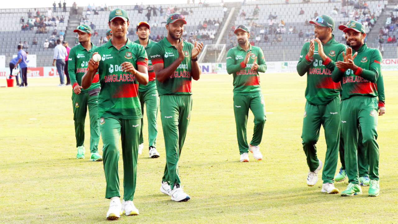 Hasan Mahmud proudly walks off after his maiden ODI five-for, Bangladesh vs Ireland, 3rd ODI, Sylhet, March 23, 2023