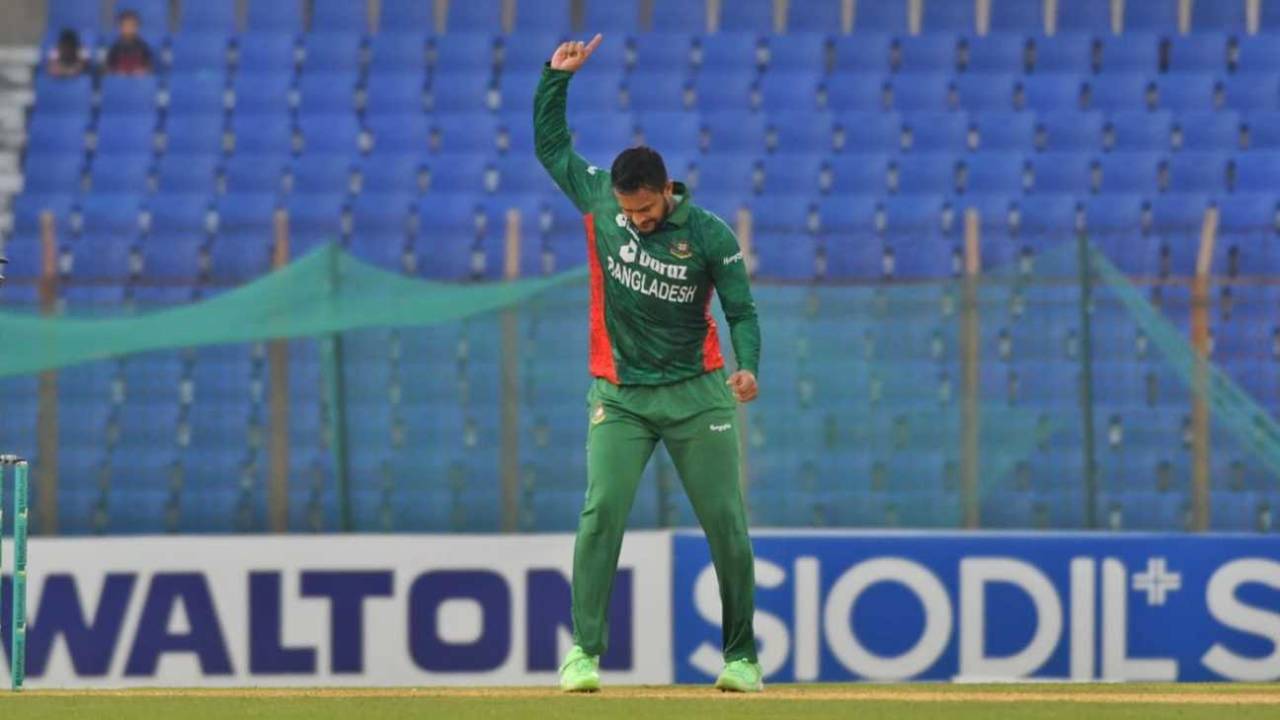 That's the five-for - Shakib Al Hasan celebrates after sending back Harry Tector, Bangladesh vs Ireland, 2nd T20I, Chattogram, March 29, 2023
