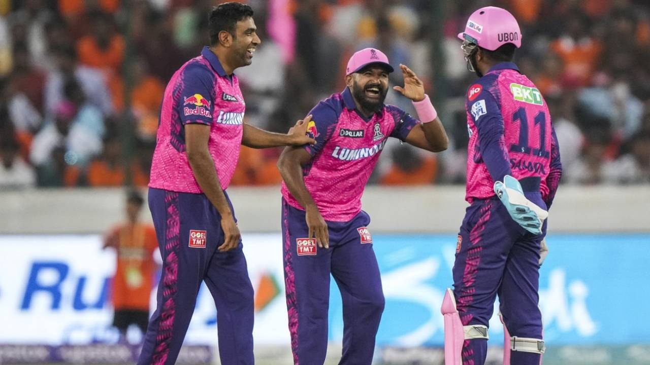 R Ashwin and KM Asif have a laugh after Glenn Phillips' dismissal, Sunrisers Hyderabad vs Rajasthan Royals, IPL 2023, Hyderabad, April 2, 2023