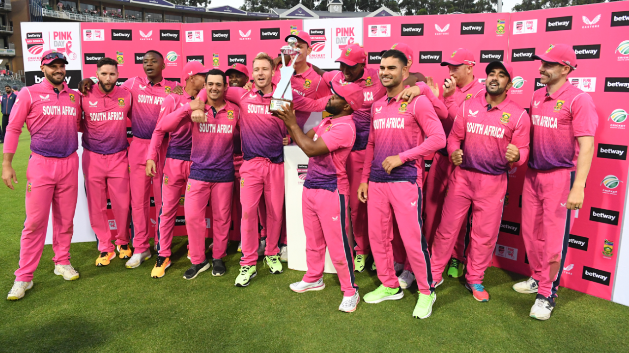 South Africa celebrate winning the ODI series against the Netherlands 2-0&nbsp;&nbsp;&bull;&nbsp;&nbsp;Getty Images