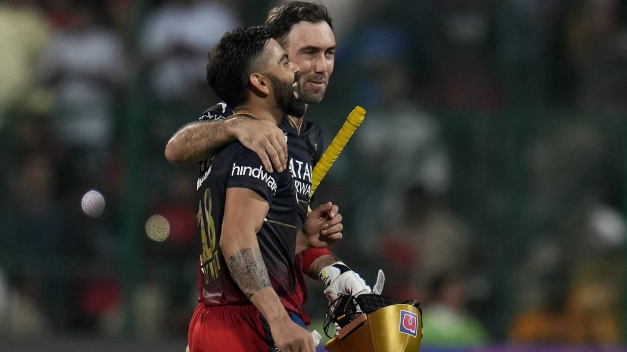 Virat Kohli and Glenn Maxwell are all smiles after RCB's win, Royal Challengers Bangalore vs Mumbai Indians, IPL 2023, Bengaluru, April 2, 2023