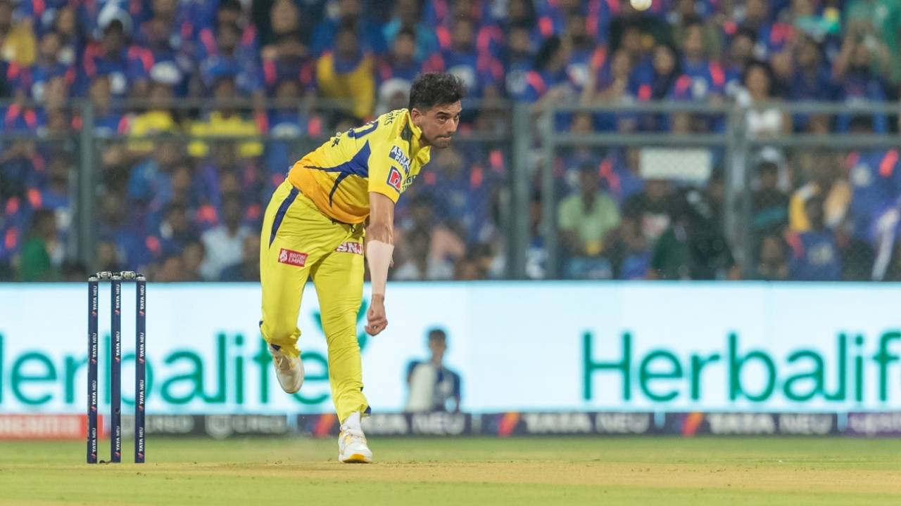 Deepak Chahar bowled just one over against Mumbai Indians before going off with a hamstring injury&nbsp;&nbsp;&bull;&nbsp;&nbsp;BCCI