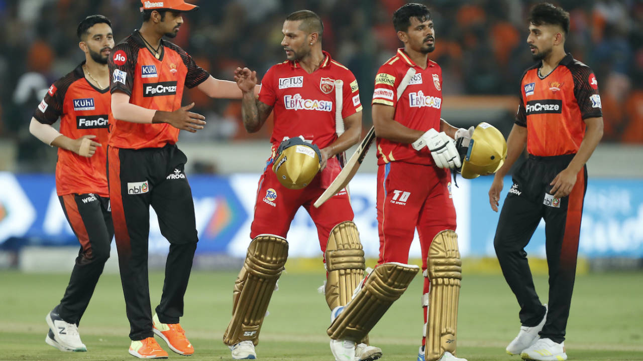 Washington Sundar congratulates Shikhar Dhawan as they leave the field, Sunrisers Hyderabad vs Punjab Kings, IPL 2023, April 9, 2023