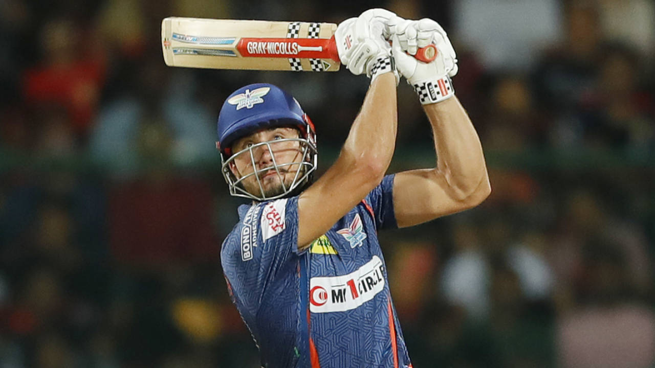 Marcus Stoinis goes down the ground, Royal Challengers Bangalore vs Lucknow Super Giants, IPL 2023, Bengaluru, April 10, 2023