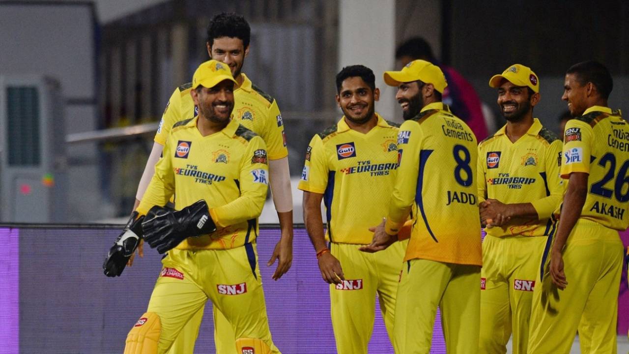 MS Dhoni leads his team out to the field, Chennai Super Kings vs Rajasthan Royals, IPL 2023, Chennai, April 12, 2023