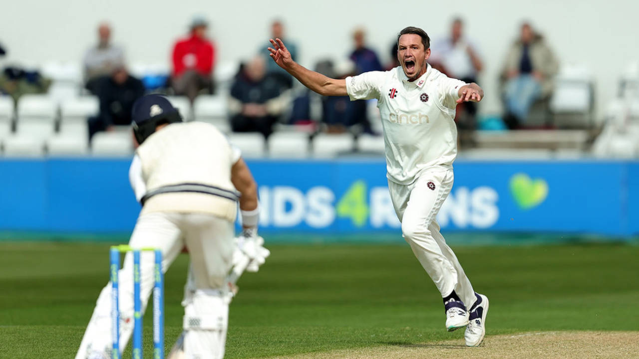 Chris Tremain bags Max Holden lbw as Middlesex slump further, Northamptonshire vs Middlesex, LV= County Championship, Wantage Road, April 13, 2023