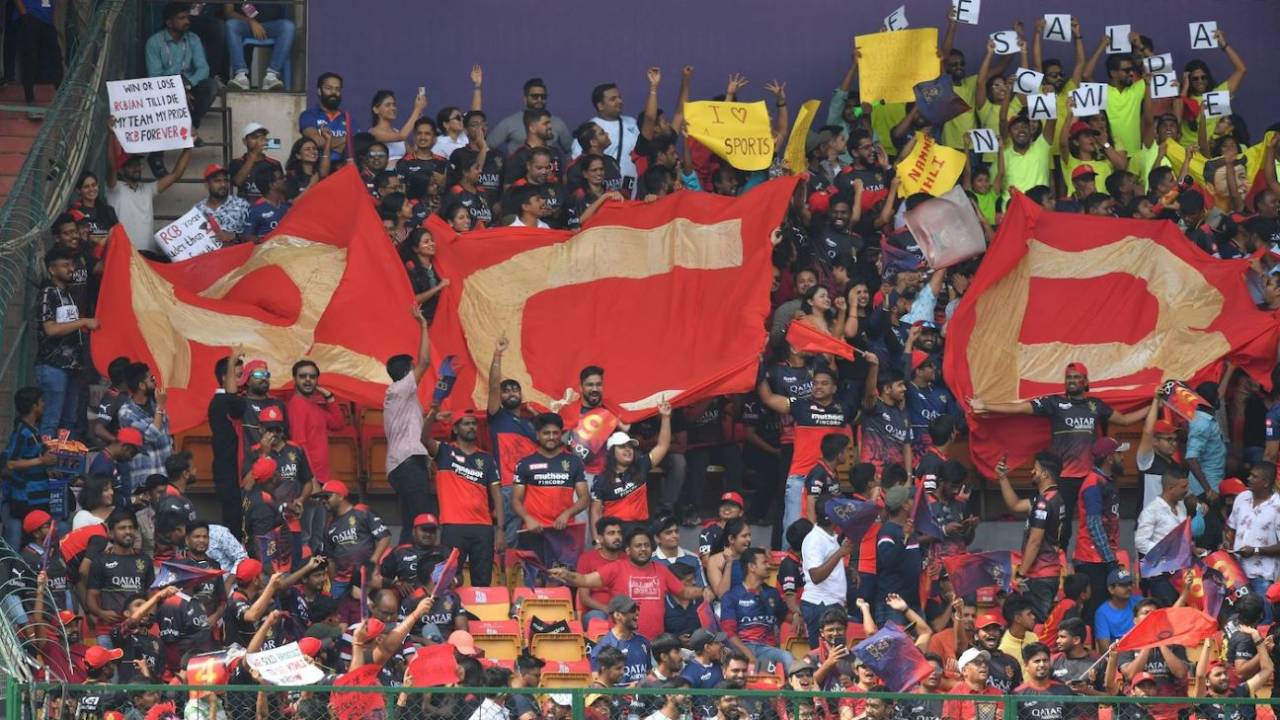 RCB fans cheer their team on, Royal Challengers Bangalore vs Delhi Capitals, IPL 2023, Bengaluru, April 15, 2023