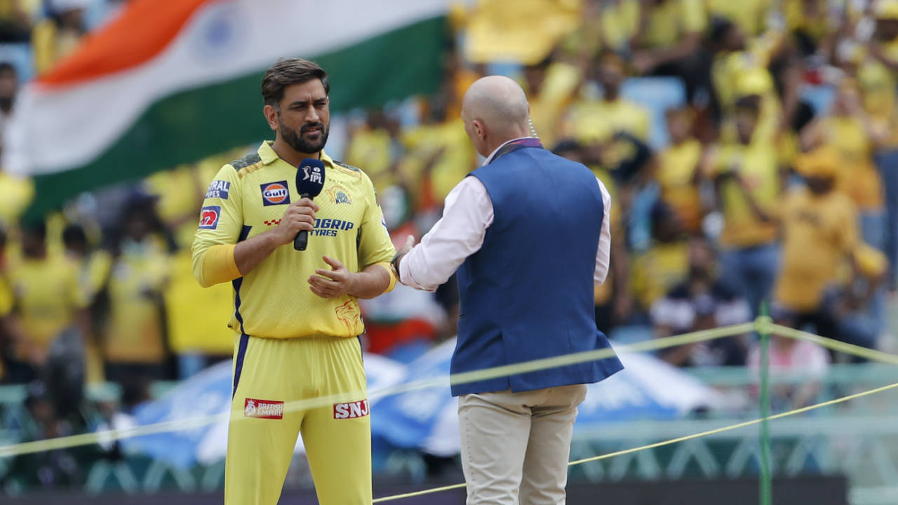 MS Dhoni talks to Danny Morrison at the toss, Lucknow Super Giants vs Chennai Super Kings, IPL 2023, Lucknow, May 3, 2023