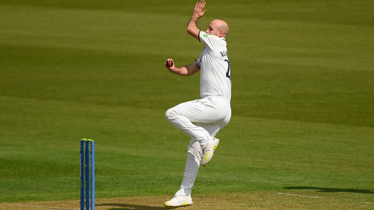 Chris Rushworth gets into his delivery stride, Hampshire vs Warwickshire, County Championship, Division One, Ageas Bowl, May 4, 2023