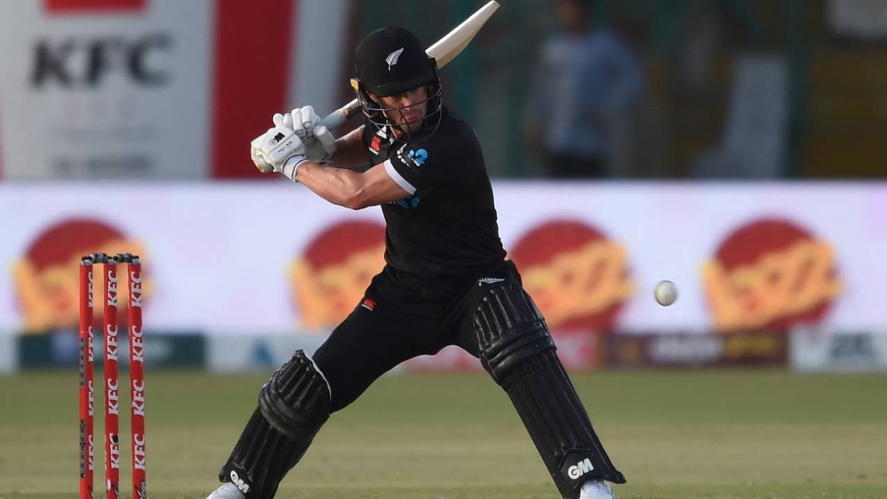 Cole McConchie winds up to play the cut, Pakistan vs New Zealand, 5th ODI, Karachi, May 7 2023
