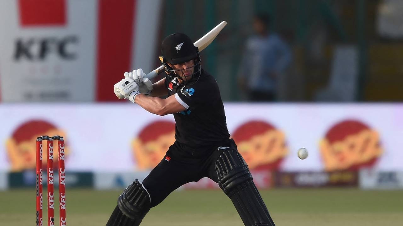 Cole McConchie winds up to play the cut, Pakistan vs New Zealand, 5th ODI, Karachi, May 7 2023