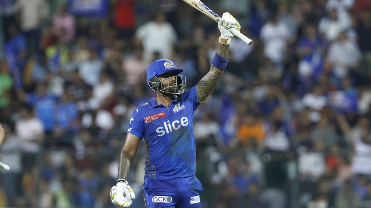 Suryakumar Yadav celebrates after bringing up his half-century off 26 balls, Mumbai Indians vs Royal Challengers Bangalore, IPL 2023, Mumbai, May 9, 2023