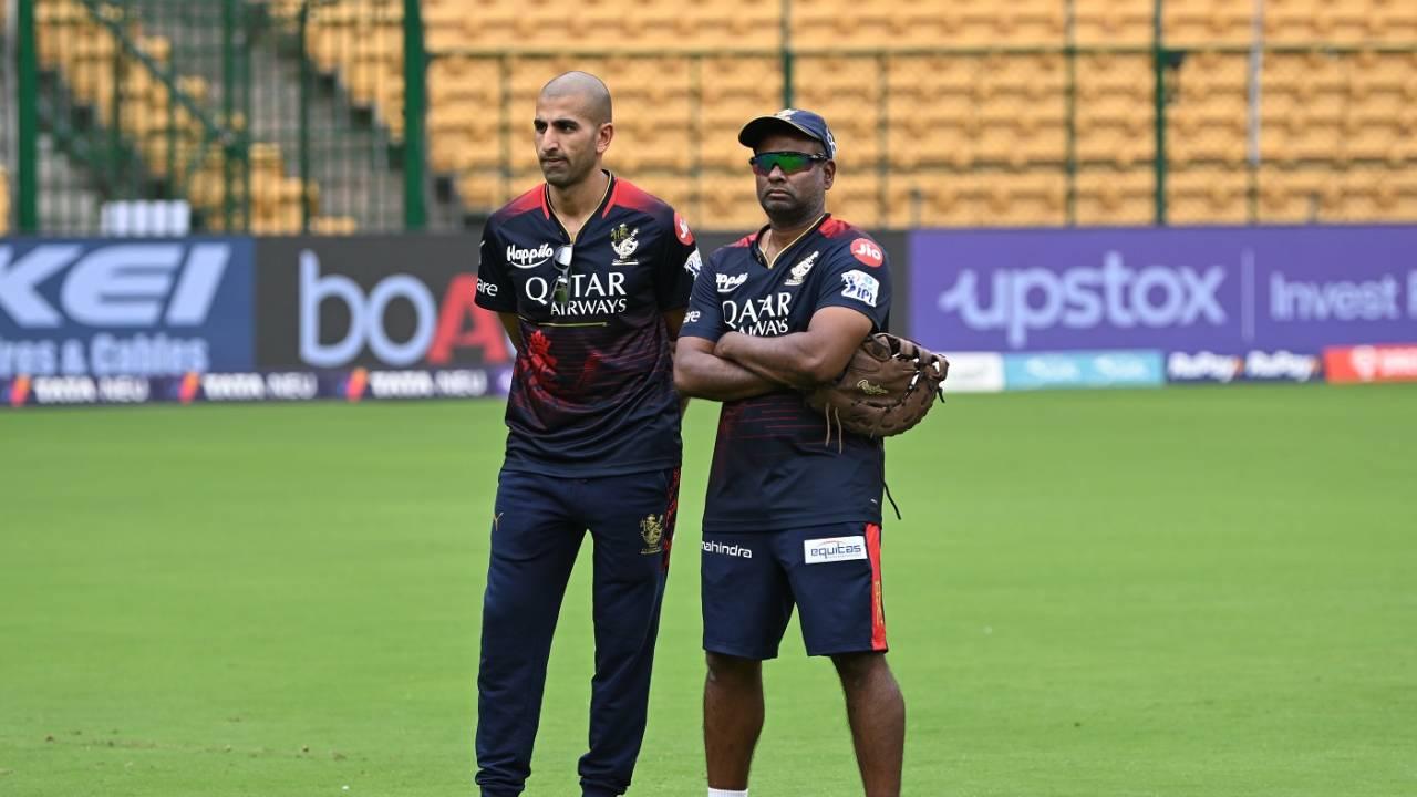 RCB's performance consultant Mo Bobat with their spin-bowling coach Sridharan Sriram, Bengaluru, May 12, 2023
