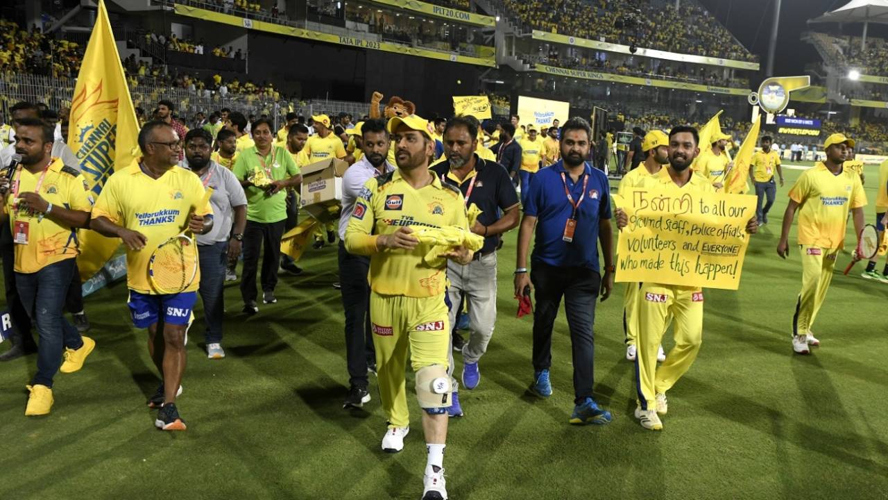MS Dhoni had a brace strapped on his knee as he did a lap of the Chepauk&nbsp;&nbsp;&bull;&nbsp;&nbsp;BCCI