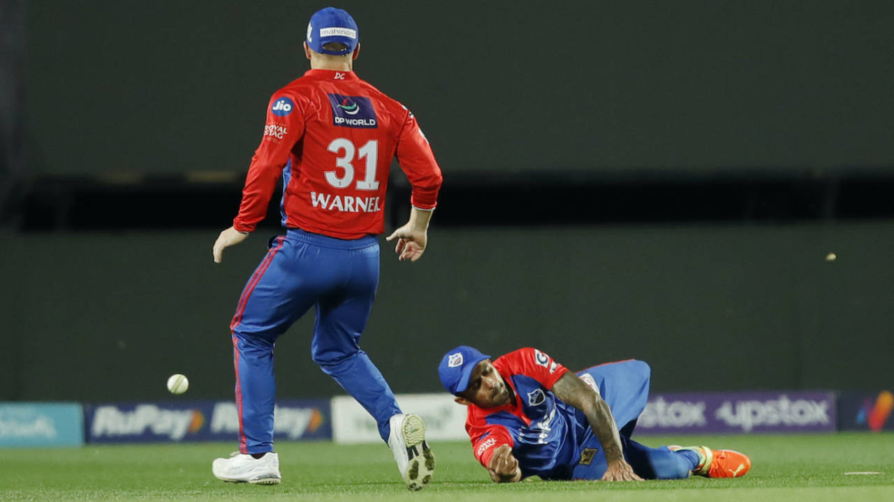 David Warner and Aman Khan converged while trying to take a catch and missed the ball, Punjab Kings vs Delhi Capitals, IPL 2023, Dharamsala, May 17, 2023
