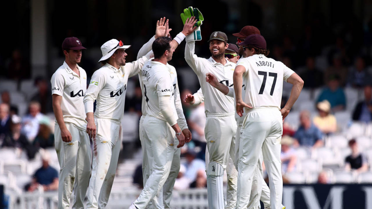 Ben Foakes celebrates with his team-mates after Dan Worrall claimed a wicket&nbsp;&nbsp;&bull;&nbsp;&nbsp;Getty Images